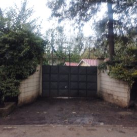 Three bedrooms and two bedrooms bungalows On half an acre compound each, For sale.