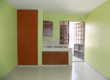 A spacious bedsitter to let at westlands